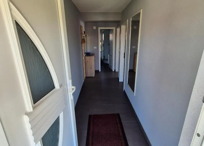 2 Apartment In Vila Marica